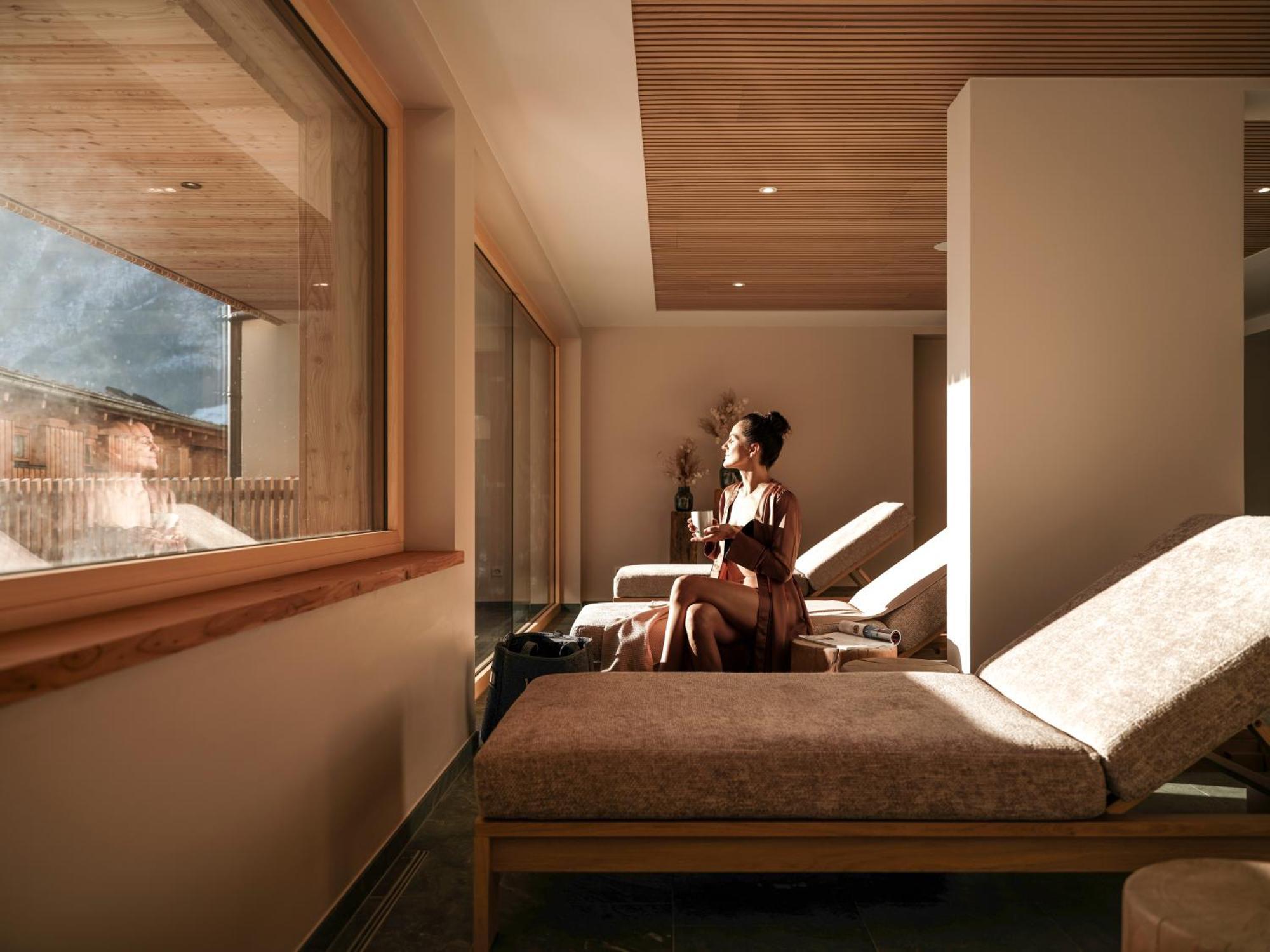 Spa & Naturhotel Outside マトライ・イン・オストティロル エクステリア 写真