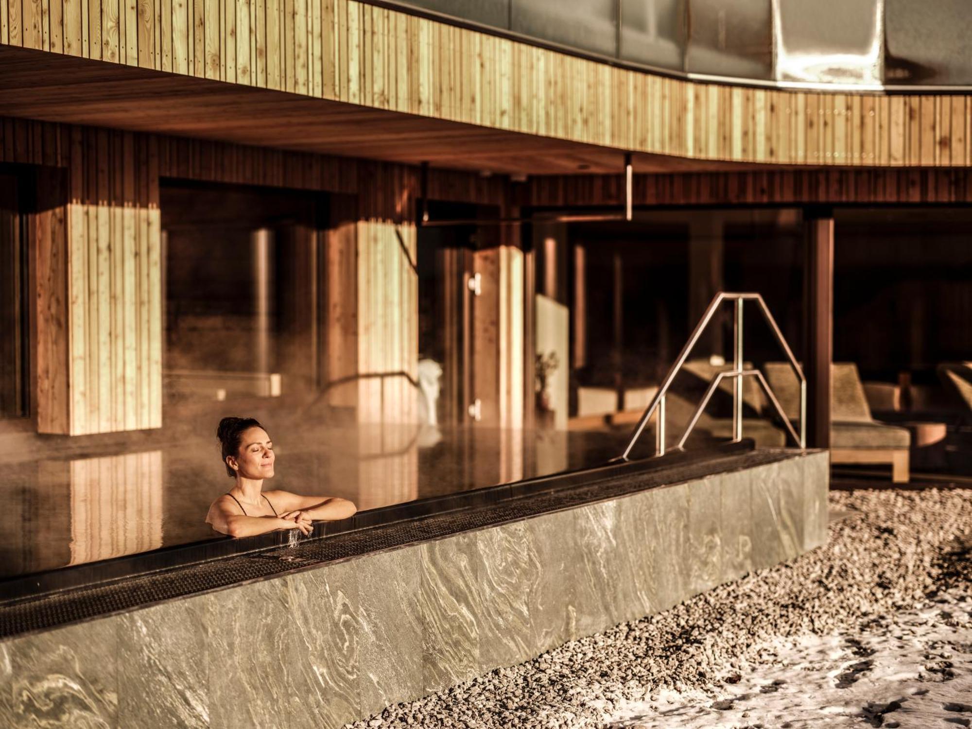 Spa & Naturhotel Outside マトライ・イン・オストティロル エクステリア 写真